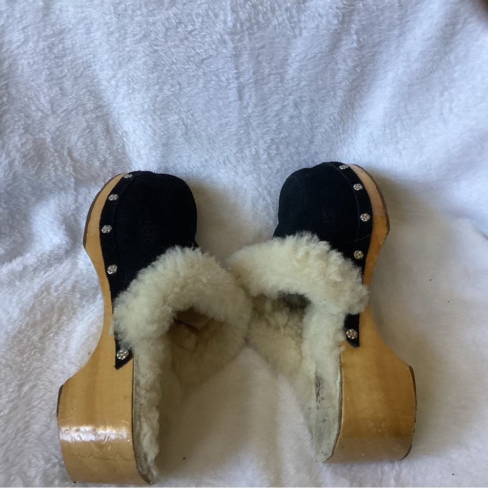 UGG - Picture 4 of 6